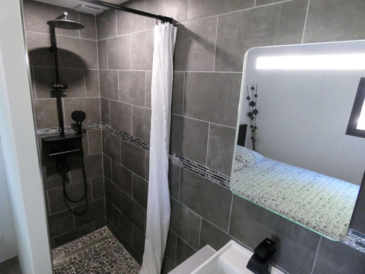 Proche Lac Du Salagou, Chambre Agreable Avec Salle D'Eau Et Wc Prive Lacoste (Herault) Exterior foto