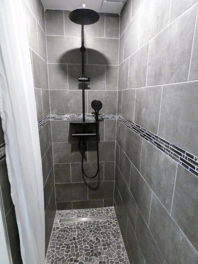 Proche Lac Du Salagou, Chambre Agreable Avec Salle D'Eau Et Wc Prive Lacoste (Herault) Exterior foto